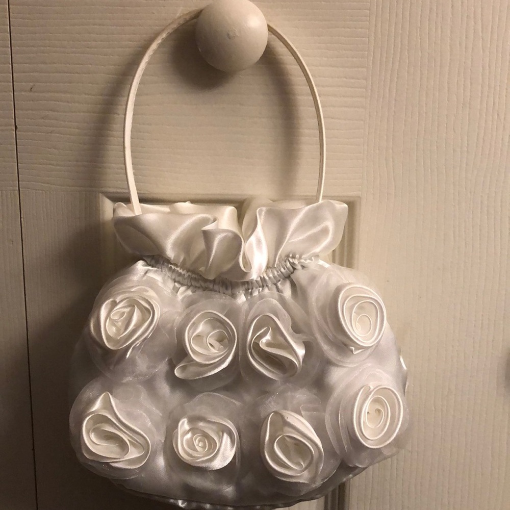 Girls White flower purse